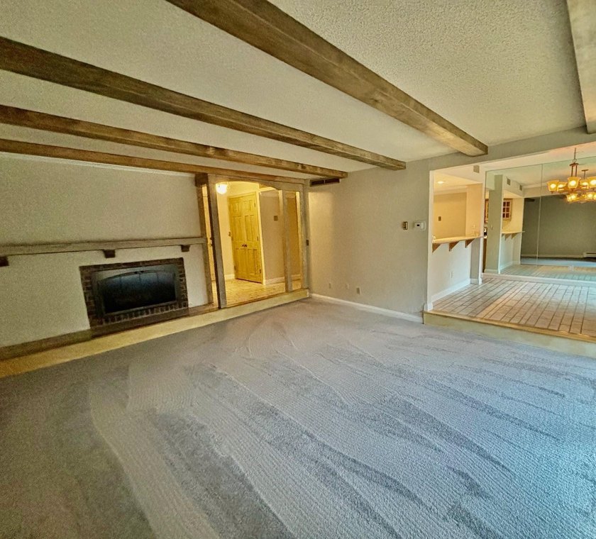 Welcome home to easy living in Edina West. This is a perfect - photo 15