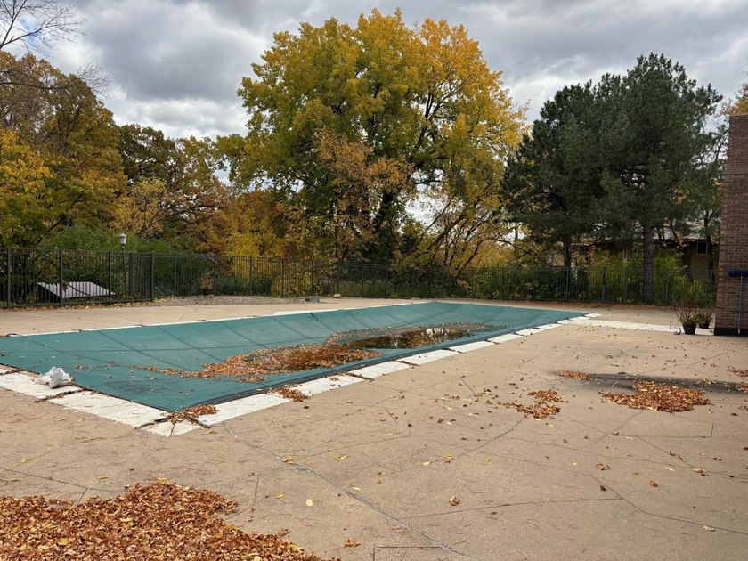 Welcome home to easy living in Edina West. This is a perfect - photo 35