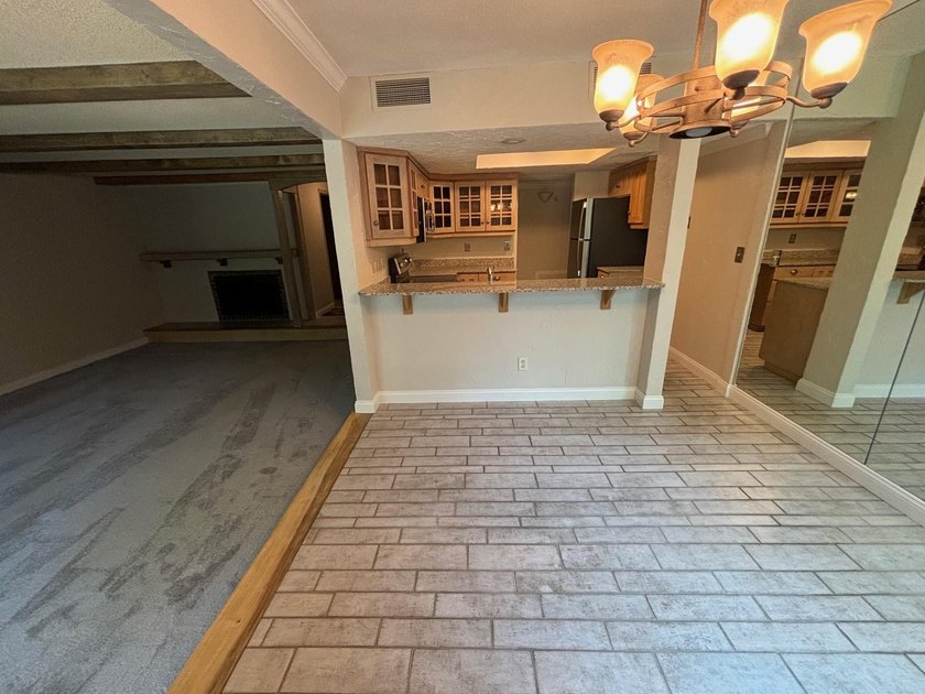 Welcome home to easy living in Edina West. This is a perfect - photo 44