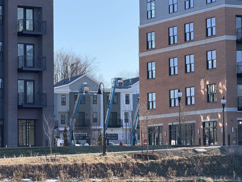 DOWNTOWN WATERFRONT - RIPARIAN RIGHTS - DEEPWATER ACCESS! - photo 11