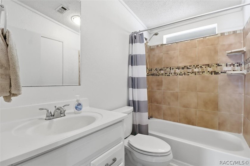 Spacious and unique property offering exceptional living space - photo 21