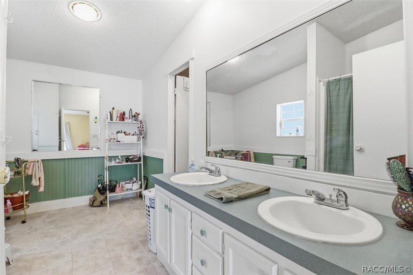 Spacious and unique property offering exceptional living space - photo 26