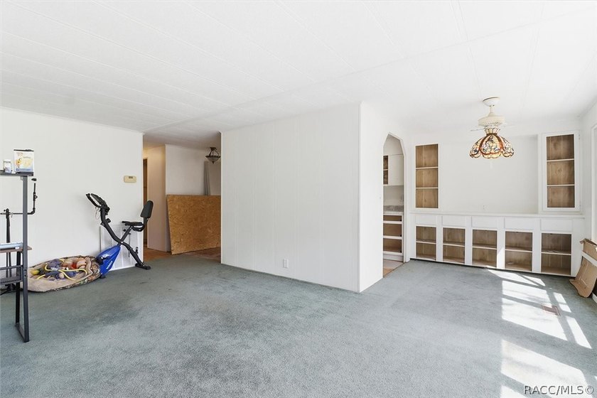 Spacious and unique property offering exceptional living space - photo 33