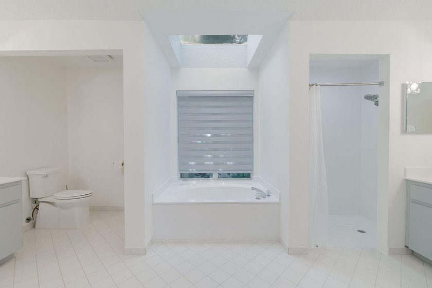 Gracefully situated on a quiet cul-de-sac within the exclusive - photo 18