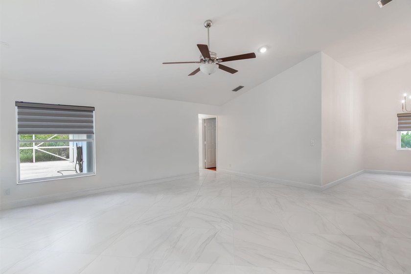 Gracefully situated on a quiet cul-de-sac within the exclusive - photo 31