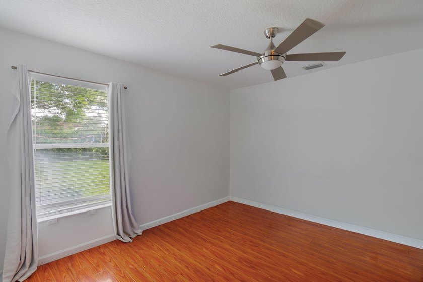 Gracefully situated on a quiet cul-de-sac within the exclusive - photo 32
