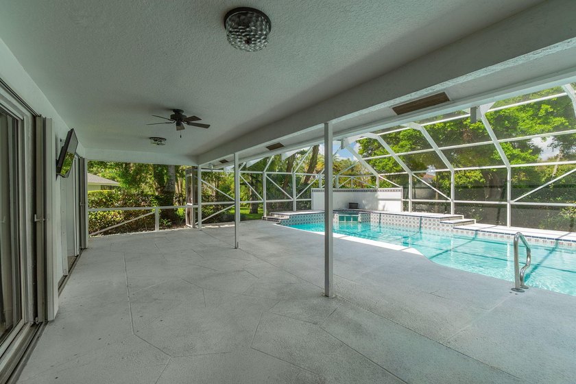 Gracefully situated on a quiet cul-de-sac within the exclusive - photo 42