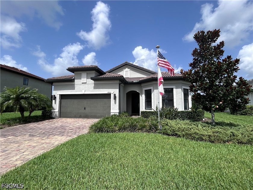 Welcome to your dream home in the highly sought-after community - photo 3