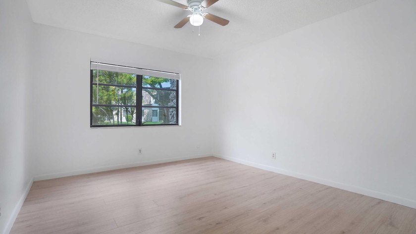 Beautiful peaceful courtyard view. Two bedroom /Two bath first - photo 11