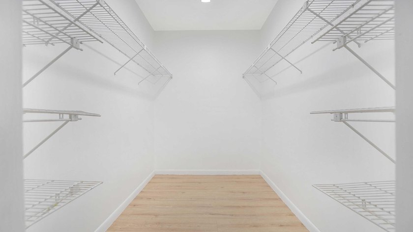 Beautiful peaceful courtyard view. Two bedroom /Two bath first - photo 17