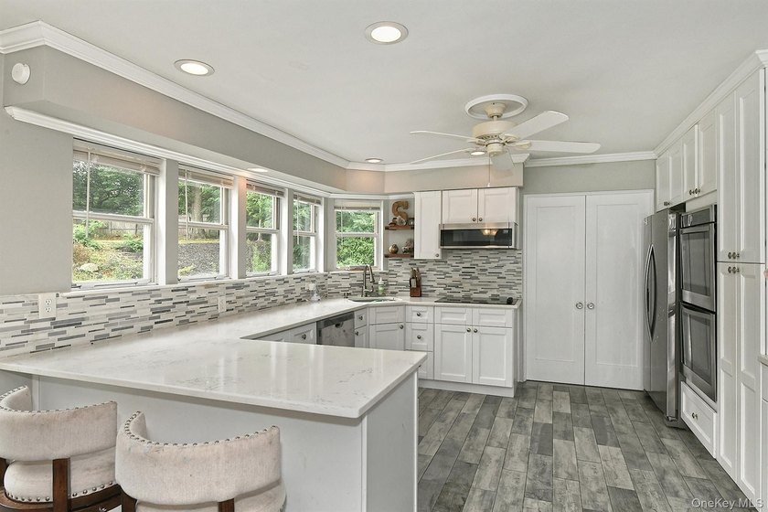 Privacy, space, and an unbeatable location come together in this - photo 4