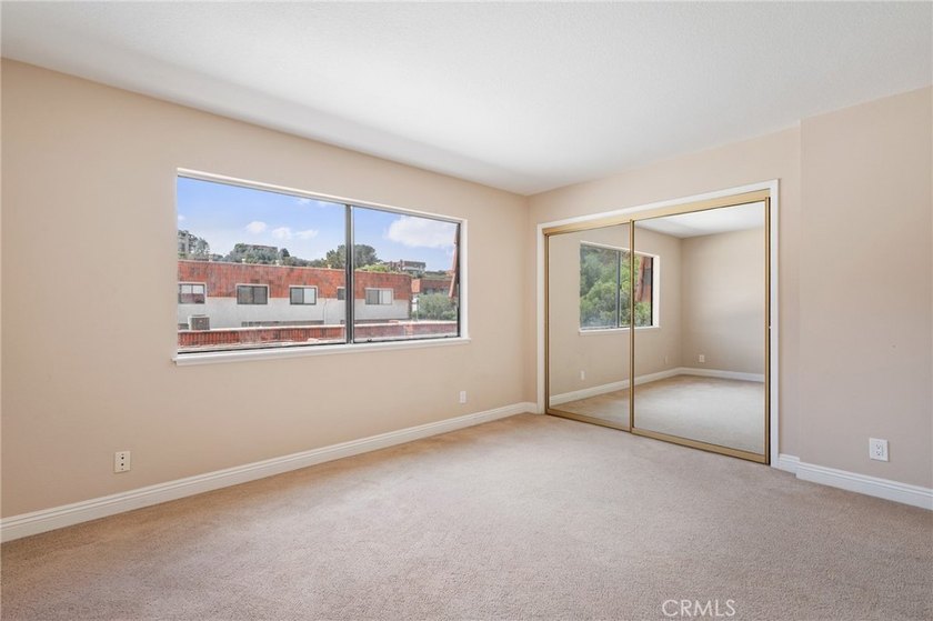 Welcome to this 2-bedroom, 2.5-bath townhouse located in the - photo 13
