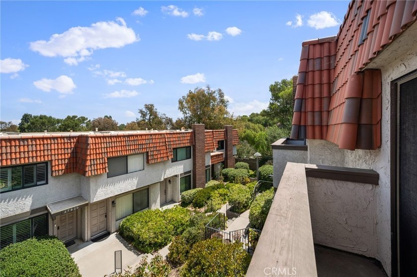 Welcome to this 2-bedroom, 2.5-bath townhouse located in the - photo 15