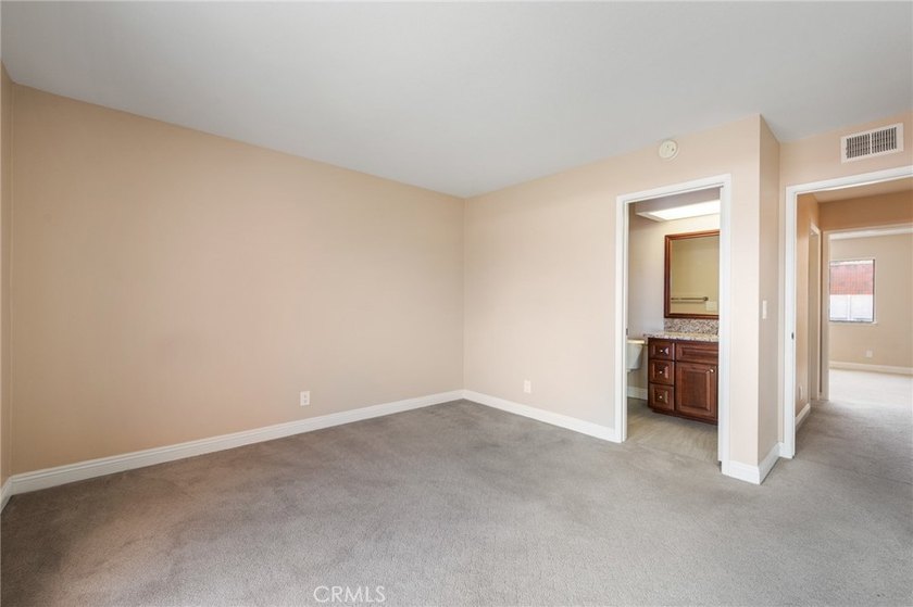 Welcome to this 2-bedroom, 2.5-bath townhouse located in the - photo 16