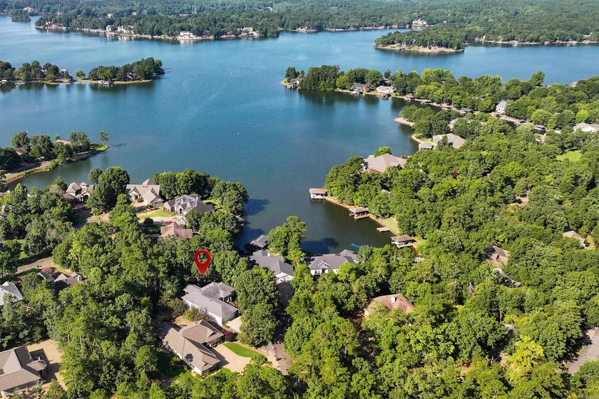 Hidden Treasures Await in This Entertainer's Paradise Level - photo 2