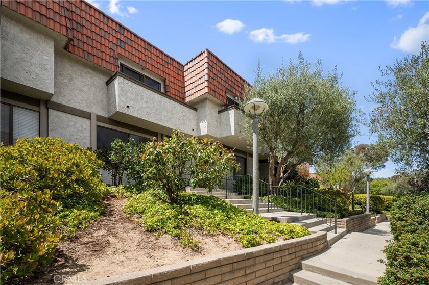 Welcome to this 2-bedroom, 2.5-bath townhouse located in the - photo 22
