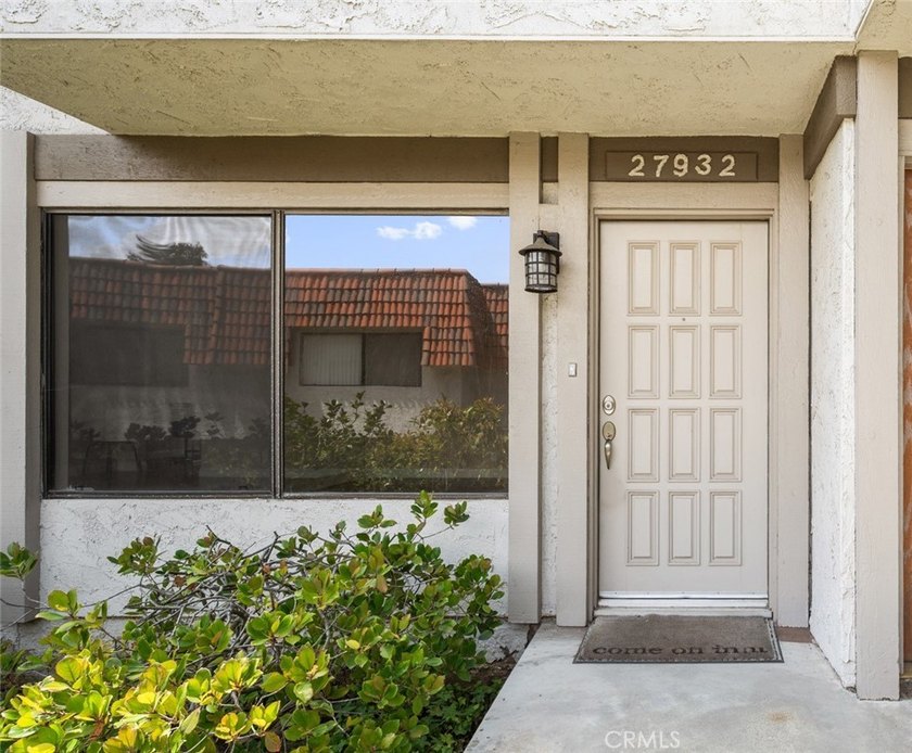 Welcome to this 2-bedroom, 2.5-bath townhouse located in the - photo 24