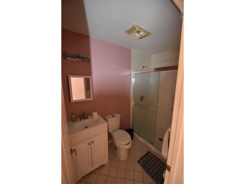1 bedroom unit. Short sale pending bank approval, CASH DEALS - photo 6