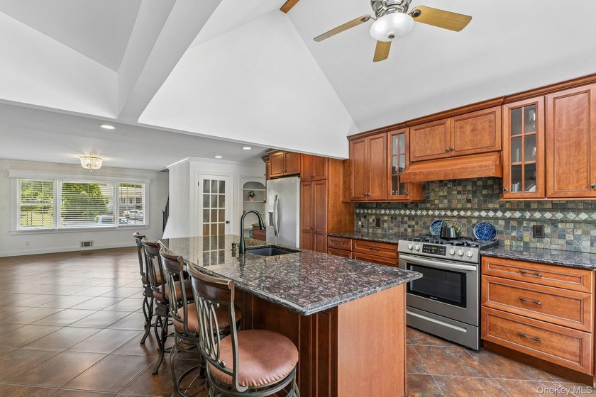 Lovingly maintained by the same family for multiple generations - photo 6