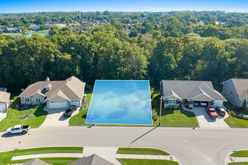 Beautiful 0.66-acre wooded lot located in an established East - photo 10