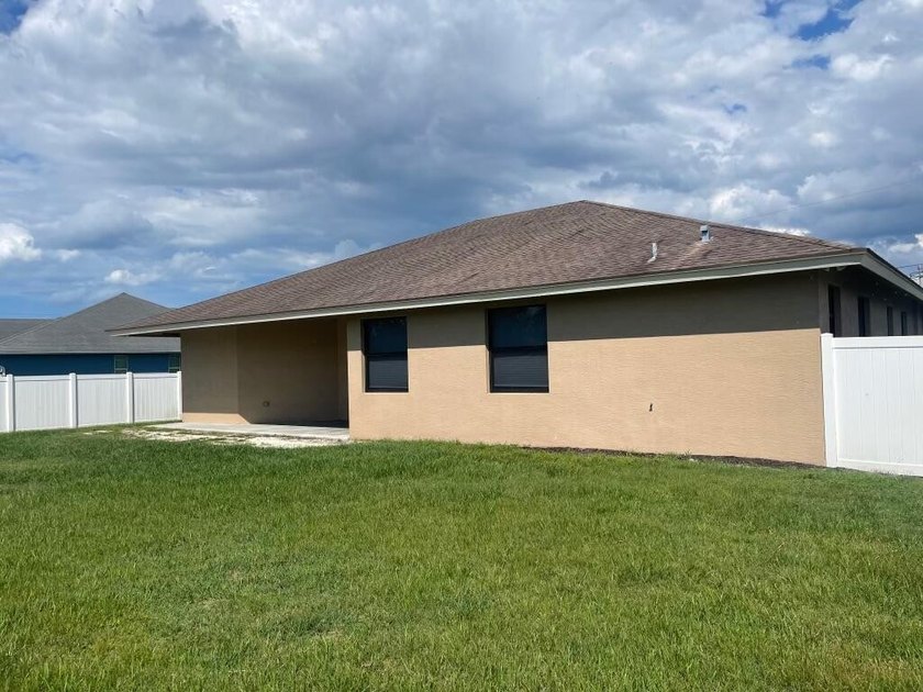 This is a 2019 Custom Built Home. Just freshly painted Interior - photo 5