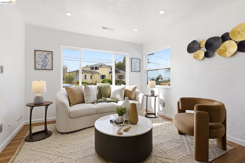 Experience refined modern living in this beautiful move-in-ready - photo 4