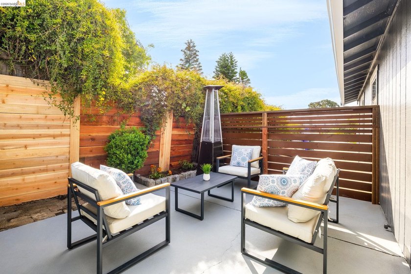 Experience refined modern living in this beautiful move-in-ready - photo 8