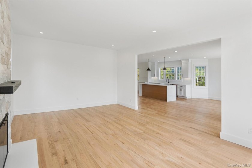 Beautifully renovated and exceptionally spacious, this stunning - photo 14