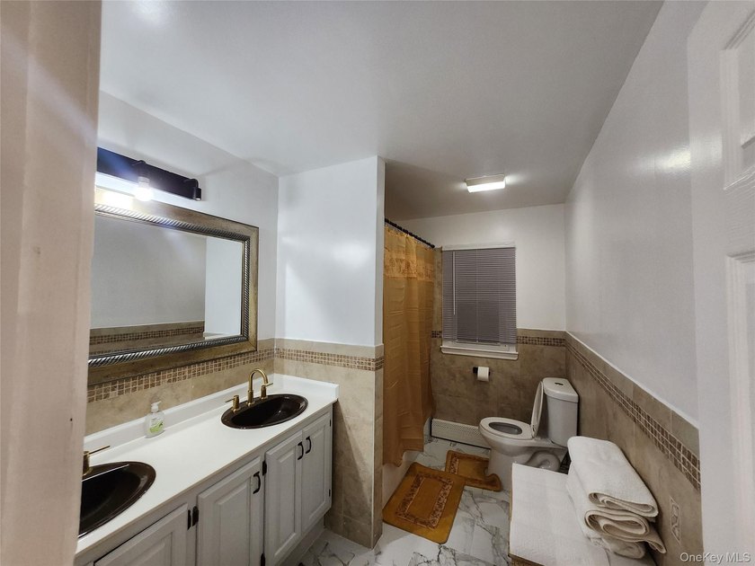 Beautifully Updated Open-Floor-Plan Ranch-RECENTLY RENOVATED TO - photo 6