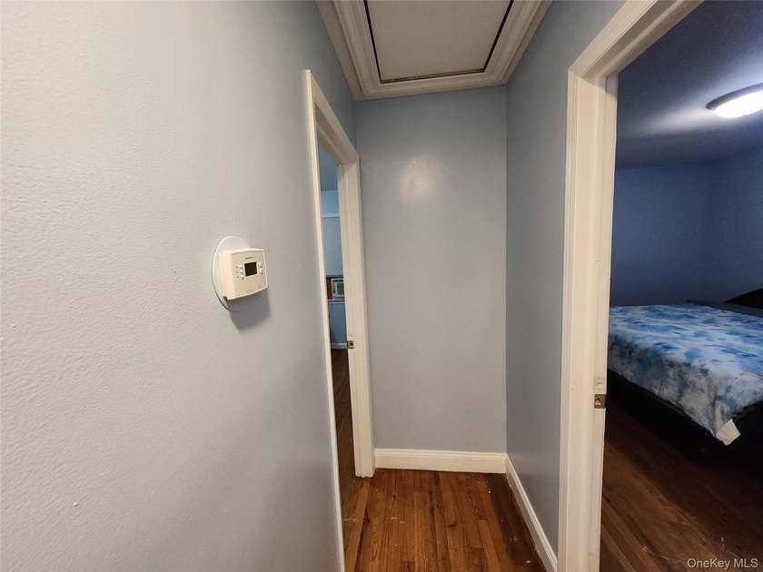 Beautifully Updated Open-Floor-Plan Ranch-RECENTLY RENOVATED TO - photo 9