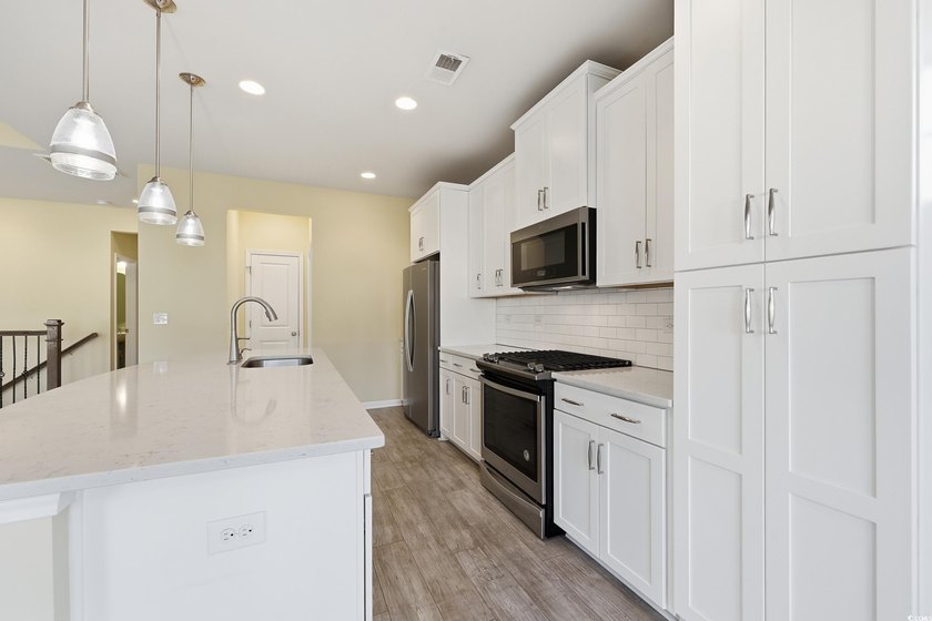 Coastal-Chic Split-Level in Sought-After Prince Creek - Primary - photo 10