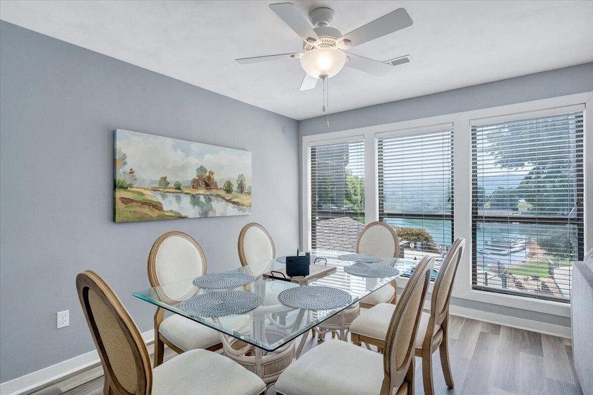 Move in ready and fully furnished 2BR, 2BA waterfront condo with - photo 7
