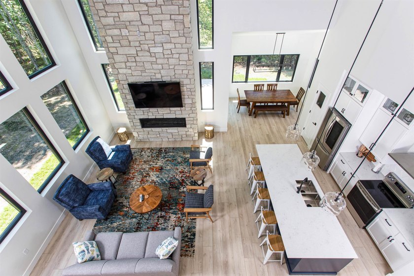 Welcome to your Door County retreat! This thoughtfully designed - photo 6