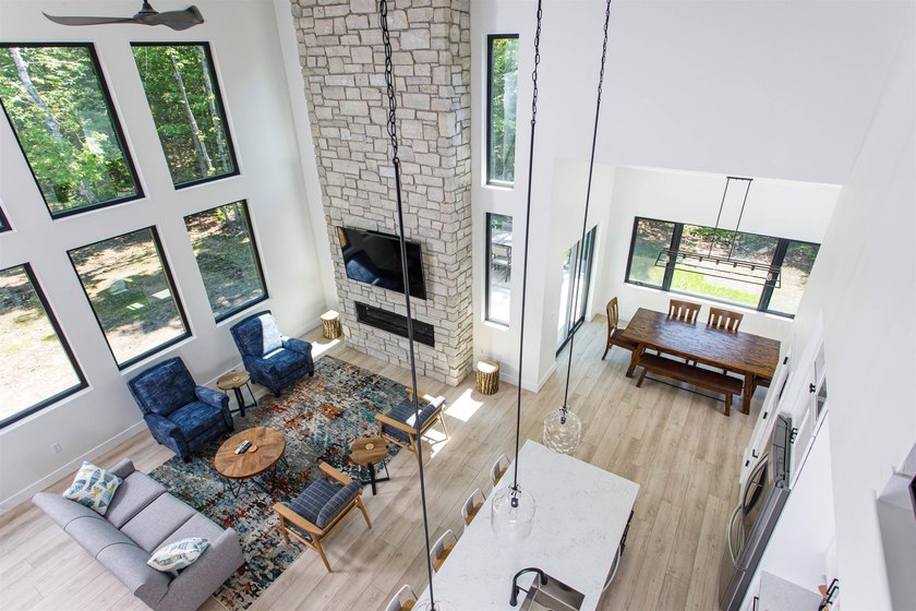 Welcome to your Door County retreat! This thoughtfully designed - photo 7