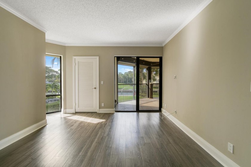 Luxurious Move-in Ready, Updated Waterfront Condo in Harbor - photo 28