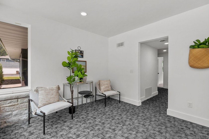 Stunning fully remodeled ranch in a prime location! This 1,638 - photo 5