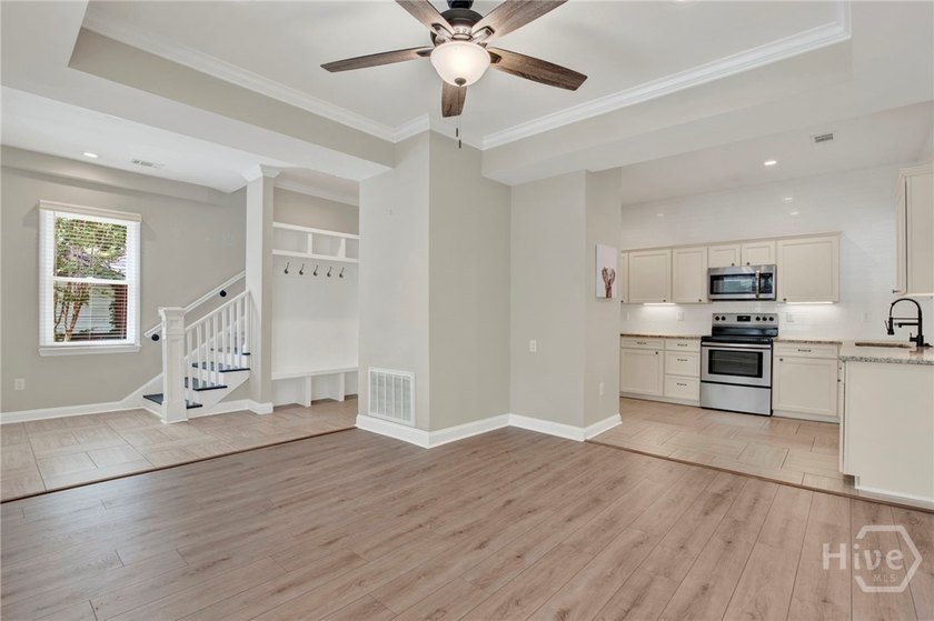 BACK ON THE MARKET THROUGH NO FAULT OF THE SELLER! Amazing home - photo 11