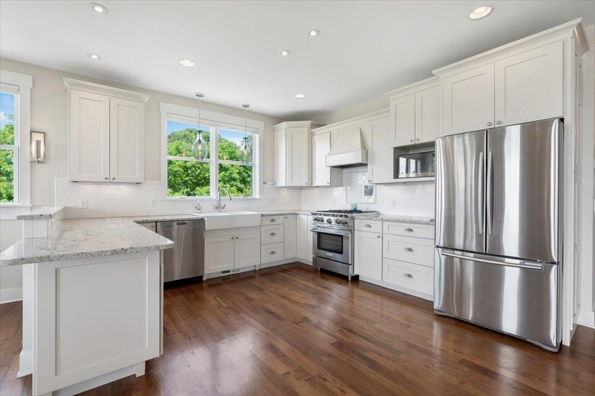 Perched on the hillside to capture breathtaking panoramic views - photo 12