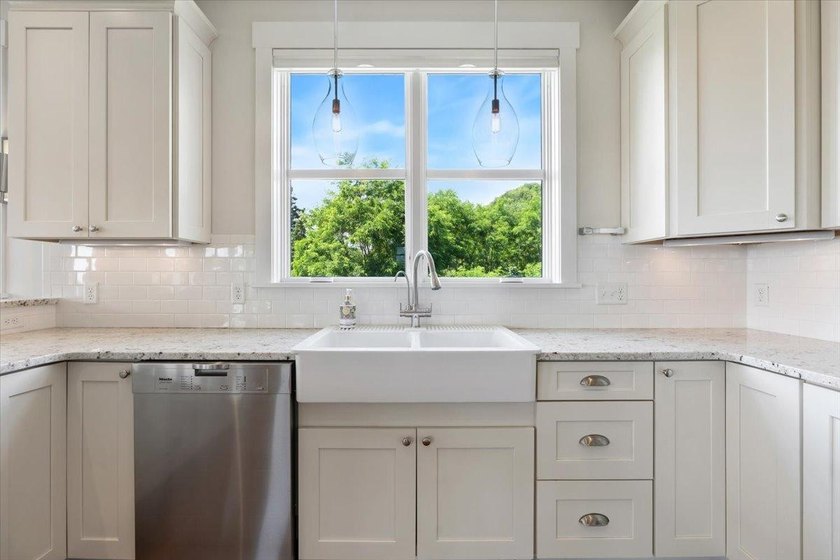 Perched on the hillside to capture breathtaking panoramic views - photo 13