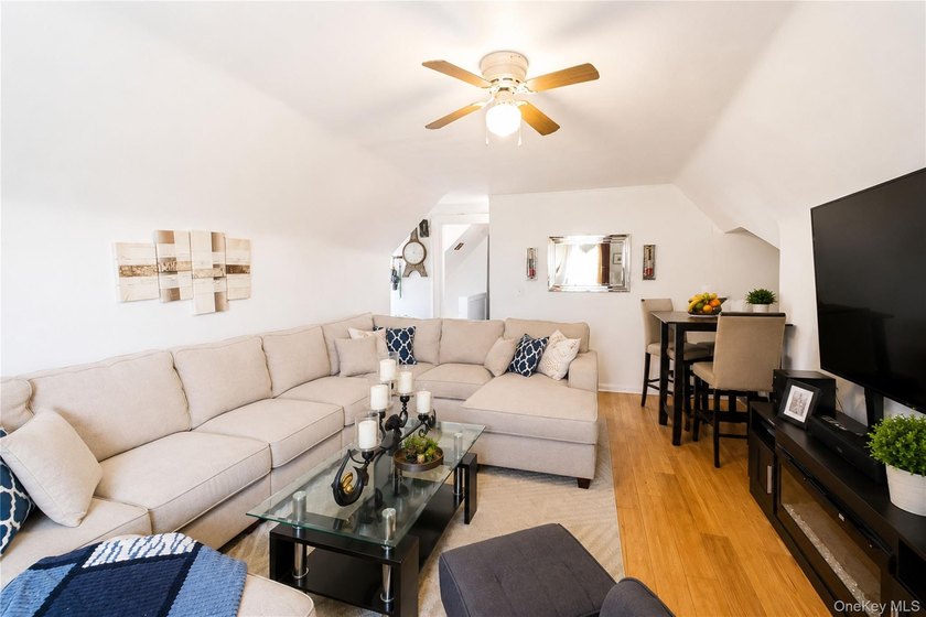 Welcome to 2854 Kingsbridge Terrace, an exceptional opportunity - photo 5