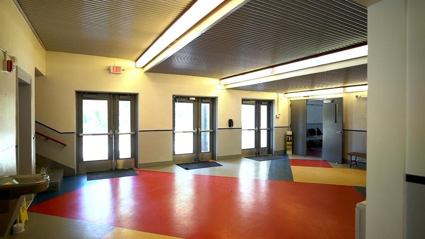 Specialty Building offering three floors of offices, large class - photo 15