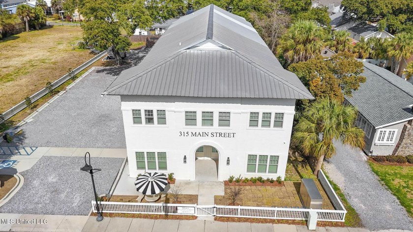 Welcome to 315 Main Street Condos - where historic charm meets - photo 3
