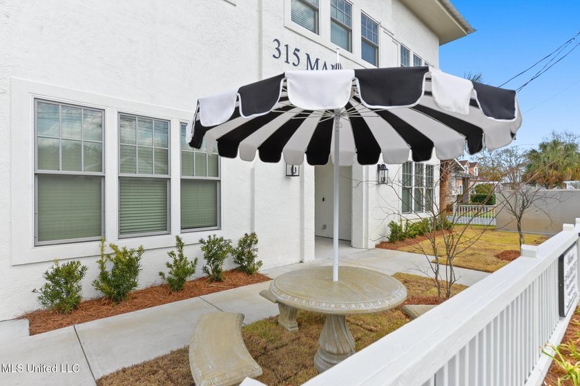 Welcome to 315 Main Street Condos - where historic charm meets - photo 4