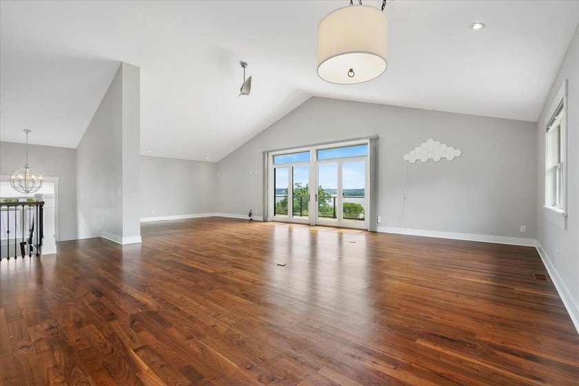 Perched on the hillside to capture breathtaking panoramic views - photo 34