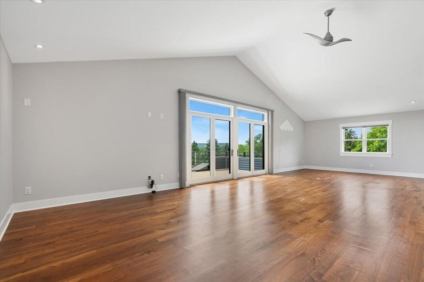 Perched on the hillside to capture breathtaking panoramic views - photo 37