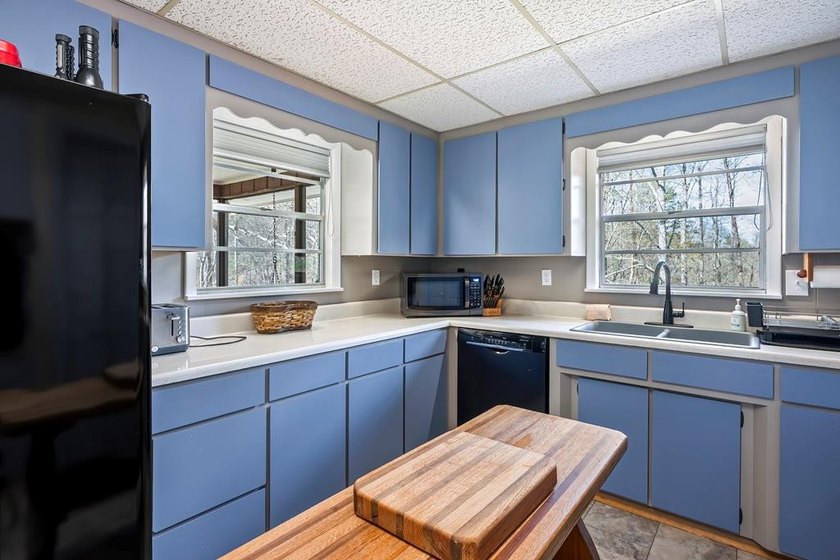 PRICE REDUCTION!!  Discover the perfect blend of privacy - photo 7