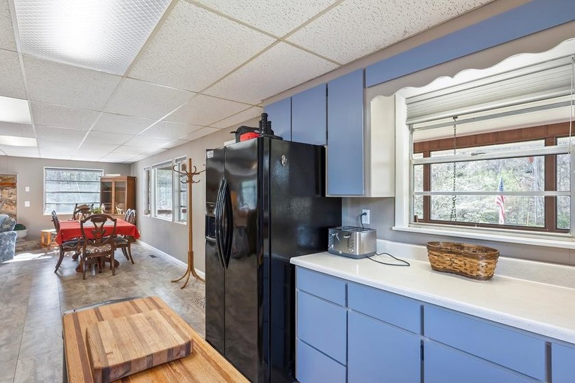 PRICE REDUCTION!!  Discover the perfect blend of privacy - photo 10