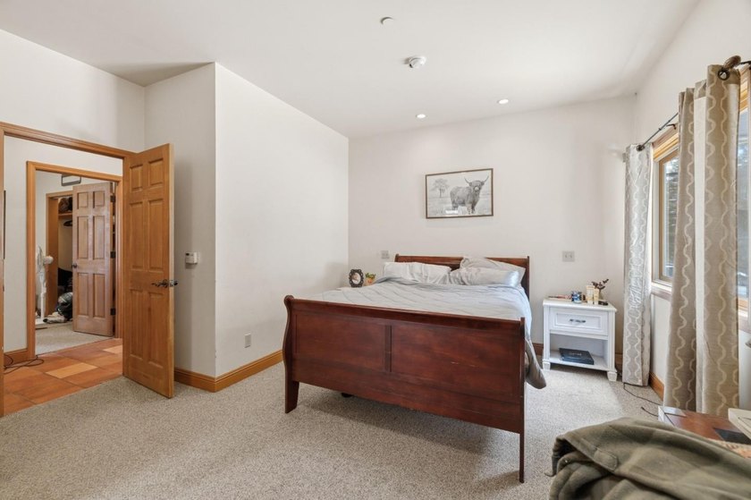 First time on the market, this bespoke 3 bed/3.5 bath modern - photo 21