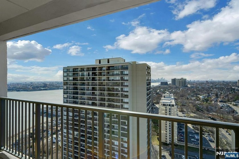 CONTACT DEBRA JACOBS &amp; HALLEY NATKIN COLDWELL BANKER FORT LEE - photo 34