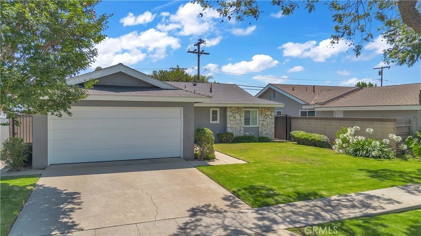 2874 N Heather Rd - photo 2